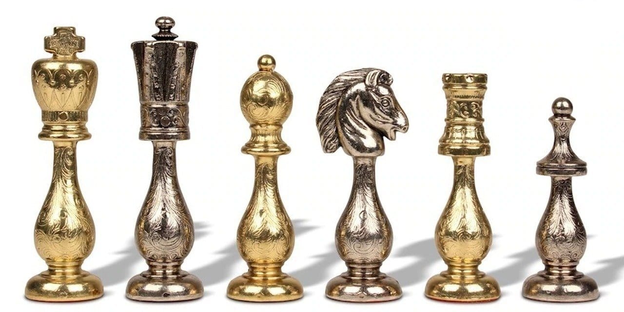 081m_chess_pieces_both_colors_90