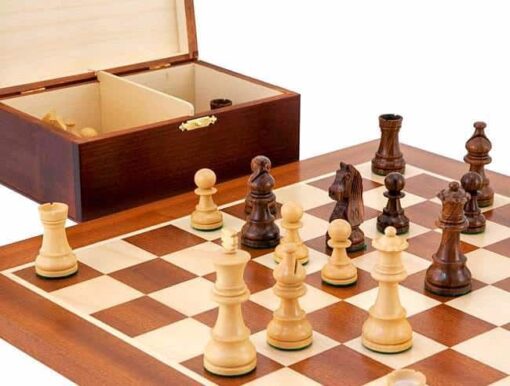 Ensemble "Championship" Echiquier en Bois d'Acajou et d'Erable, Jeu d'Echecs en Bois de Rose Doré et de Buis & Coffret de Rangement en Bois de Bouleau